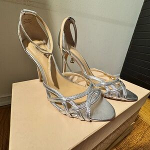 Badgely Mischkq Peep Toe Pumps🩶